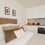 Апартаменты Nook Airport Studio, 5 Min From Bts Airport *