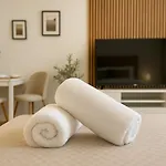 Nook Airport Studio, 5 Min From Bts Airport Апартаменты *