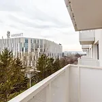 Апартаменты Nook Airport Studio, 5 Min From Bts Airport