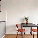 Nook Airport Studio, 5 Min From Bts Airport * Братислава