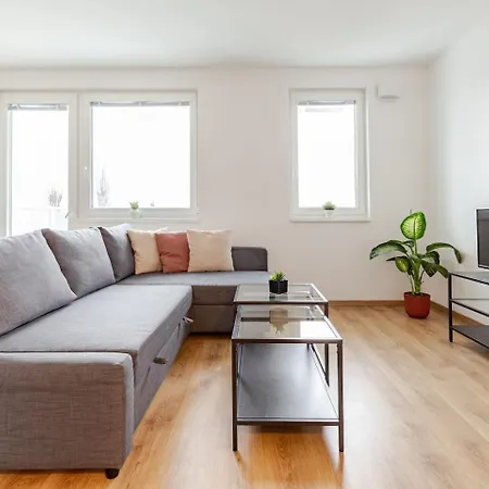 Nook Airport Studios, 5 Min From Bts Airport Διαμέρισμα Μπρατισλάβα