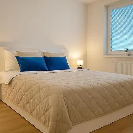 Nook Airport Studios, 5 Min From Bts Airport Διαμέρισμα *