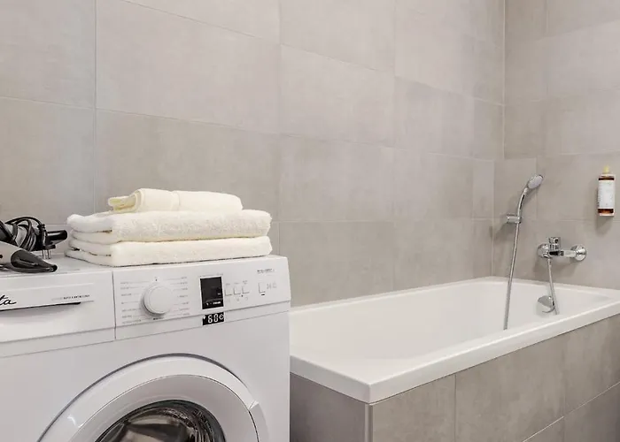 Nook Airport Studios, 5 Min From Bts Airport Appartement Bratislava