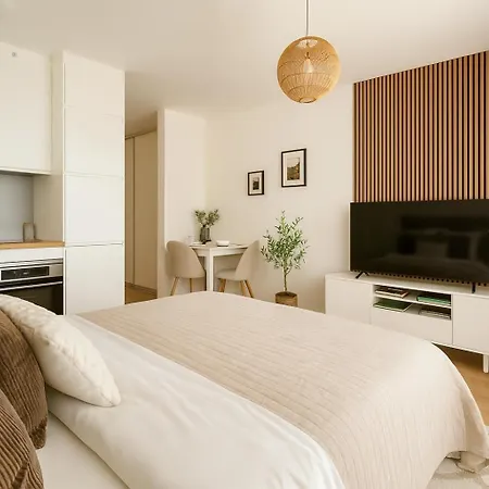 Nook Airport Studios, 5 Min From Bts Airport *